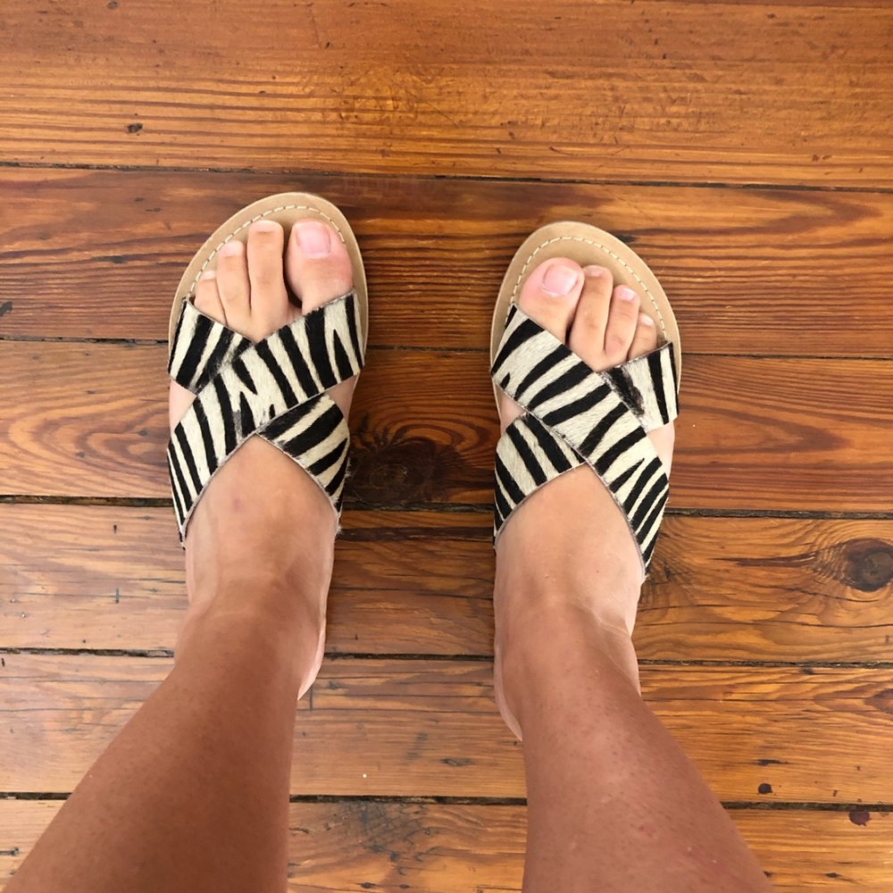 [COCONUTS] zebra sandals